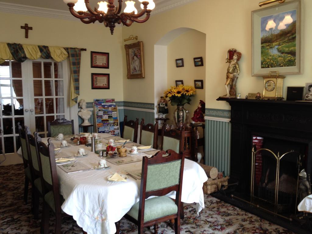 Couette-café Admiralty House Moville